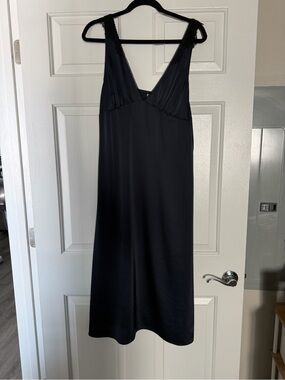 Aritzia navy blue silk dress with black lace trim size 10